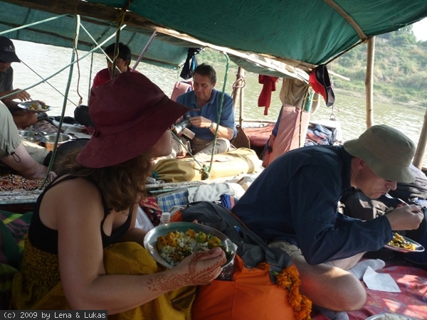 3985 mittagessen am boot